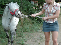 A hot blondy loves to suck and fuck stallion cock